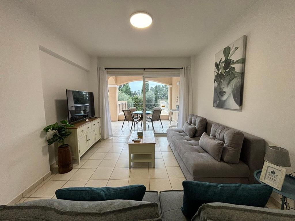 Cozy Apartment In Paphos Beautiful Complex Luaran gambar