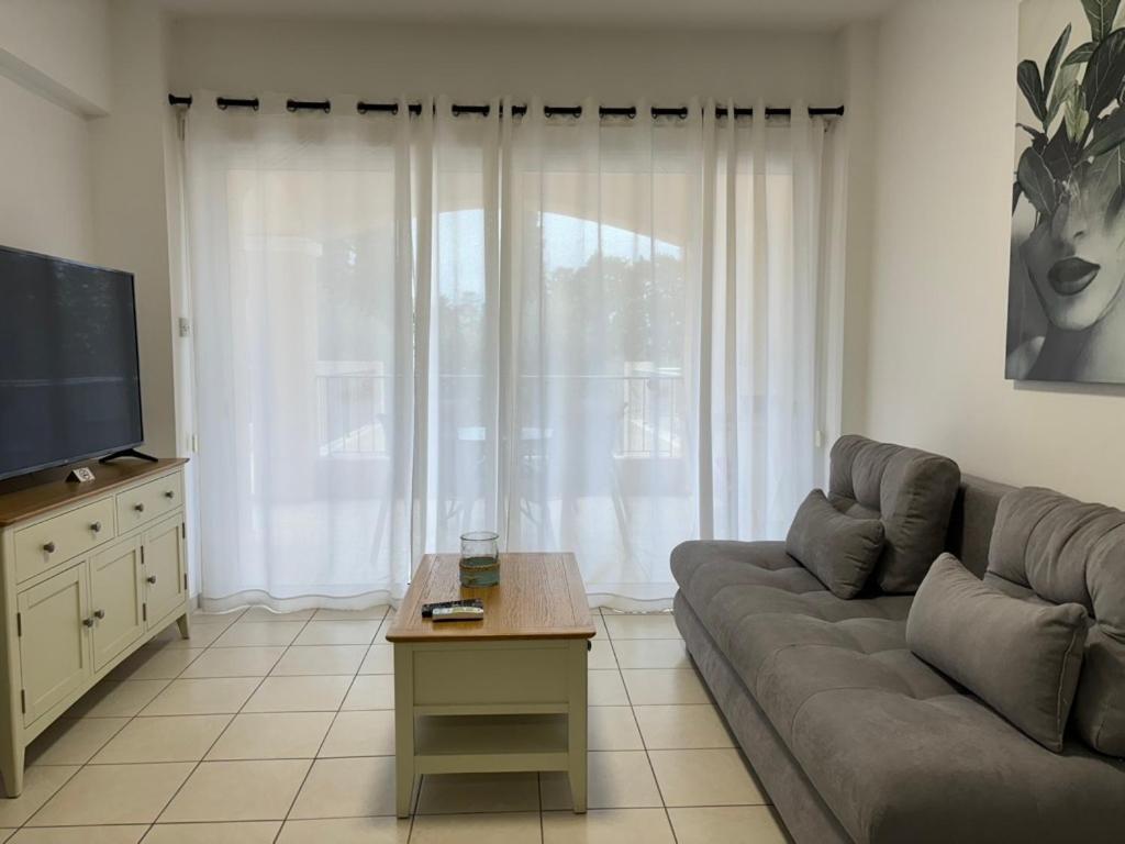 Cozy Apartment In Paphos Beautiful Complex Luaran gambar