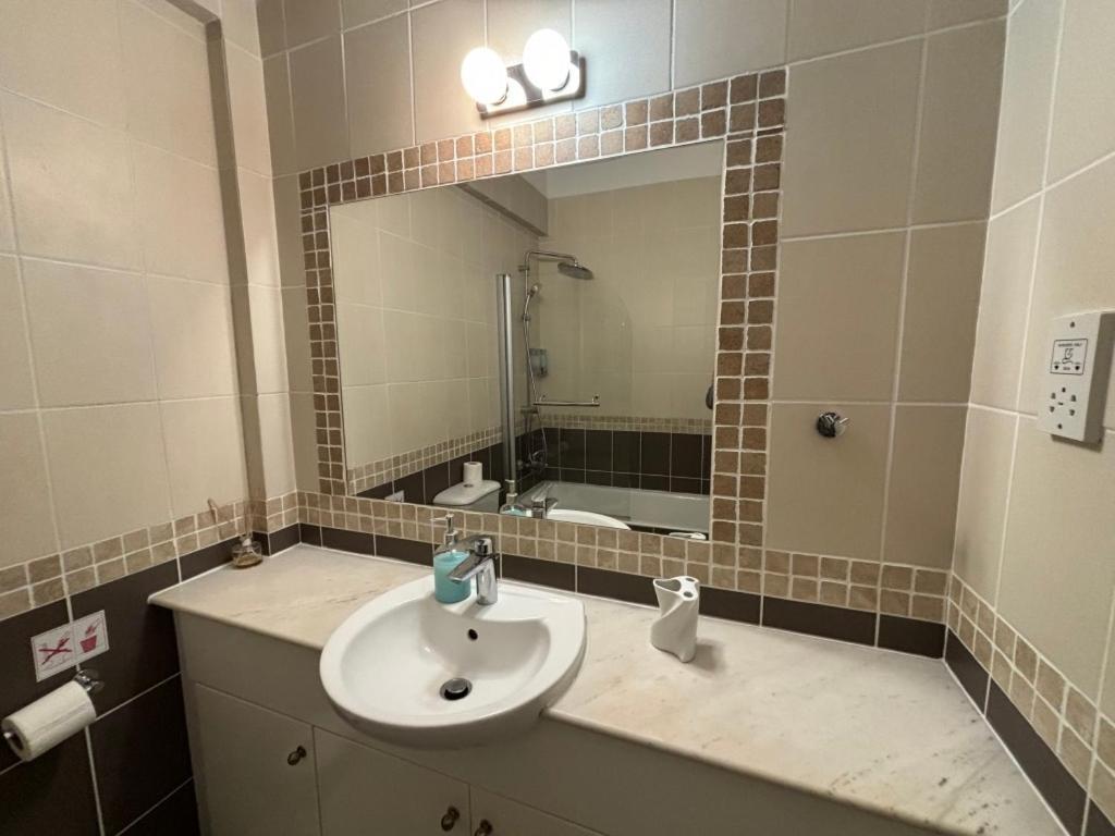 Cozy Apartment In Paphos Beautiful Complex Luaran gambar