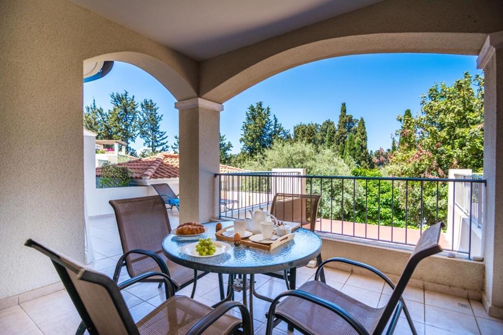 Cozy Apartment In Paphos Beautiful Complex Luaran gambar